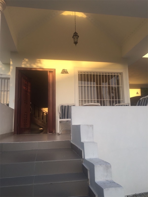 casas - Hermosa casa de 2 niveles en venta arroyo hondo 2