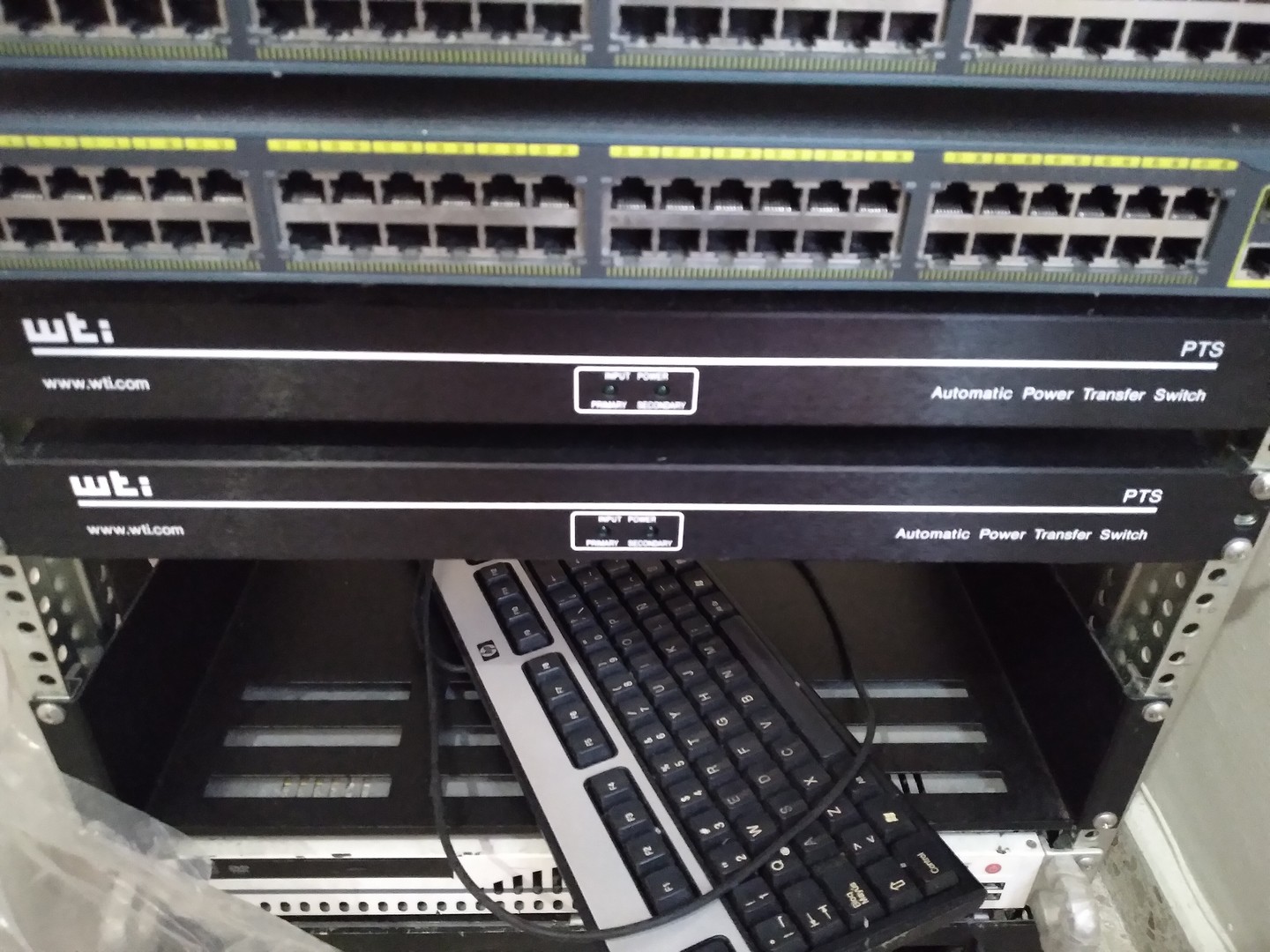 otros electronicos -  Equipos redes:
(2) CISCO 2960
(2)CISC 3750
(1) cisco2950
(2) automátic transfer 3
