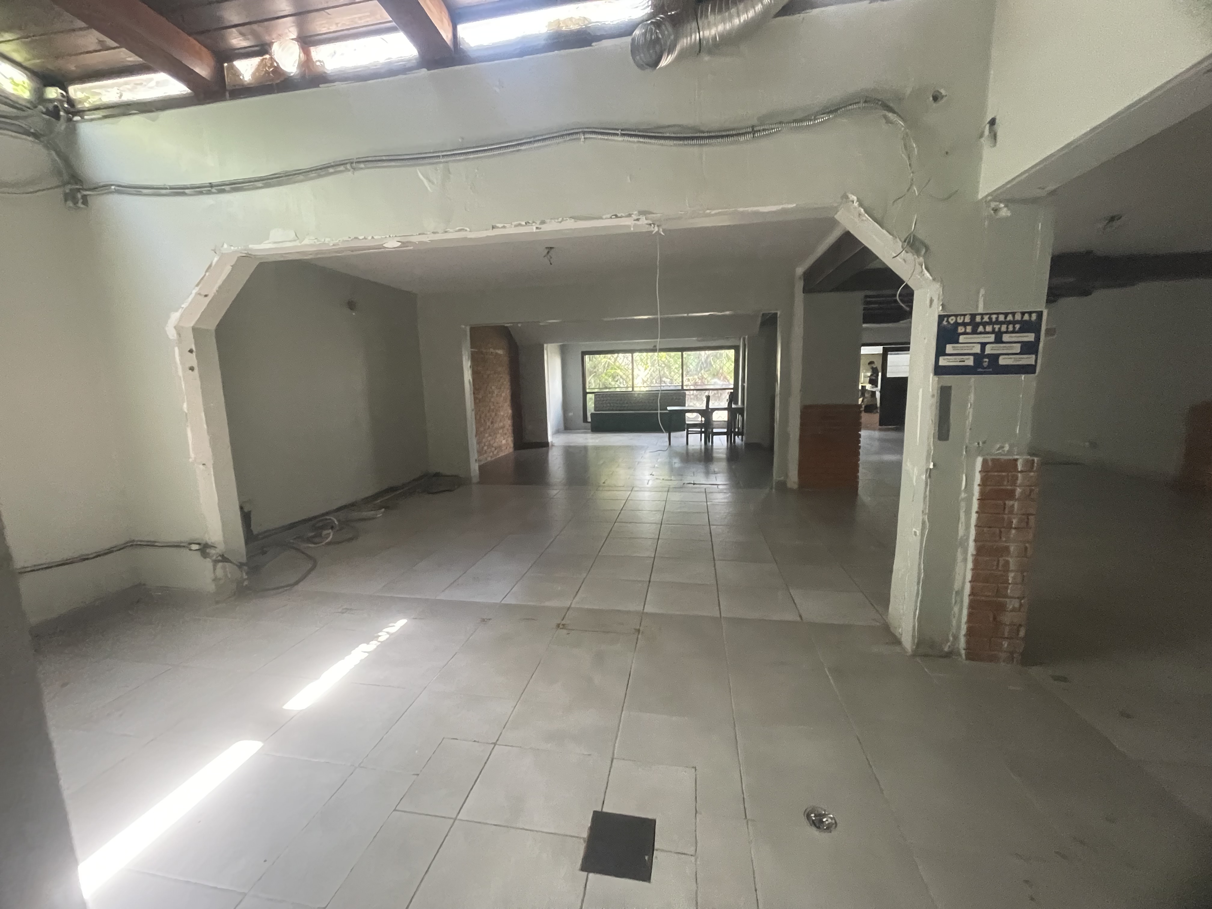 oficinas y locales comerciales - Alquiler local en Evaristo primer nivel  5