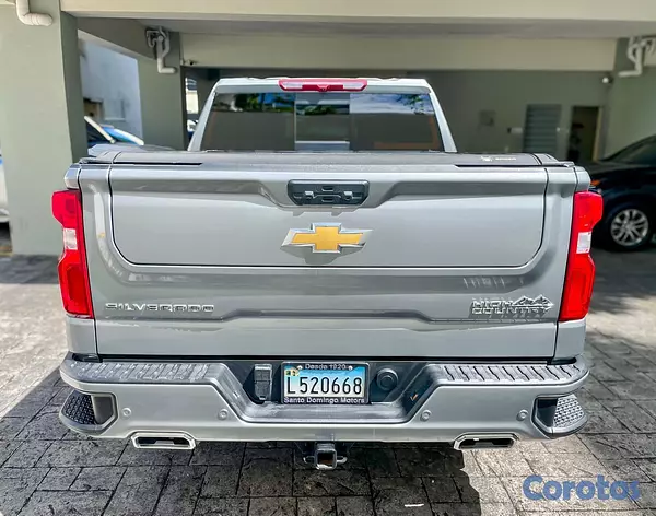 jeepetas y camionetas - Chevrolet Silverado High Country 2025 5