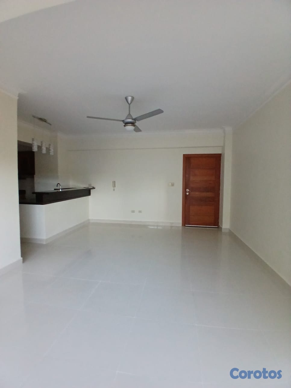 apartamentos - alquiló en el millon segundo nivel dos hab 2.5 baños parqueo balcon ascensor pls 8