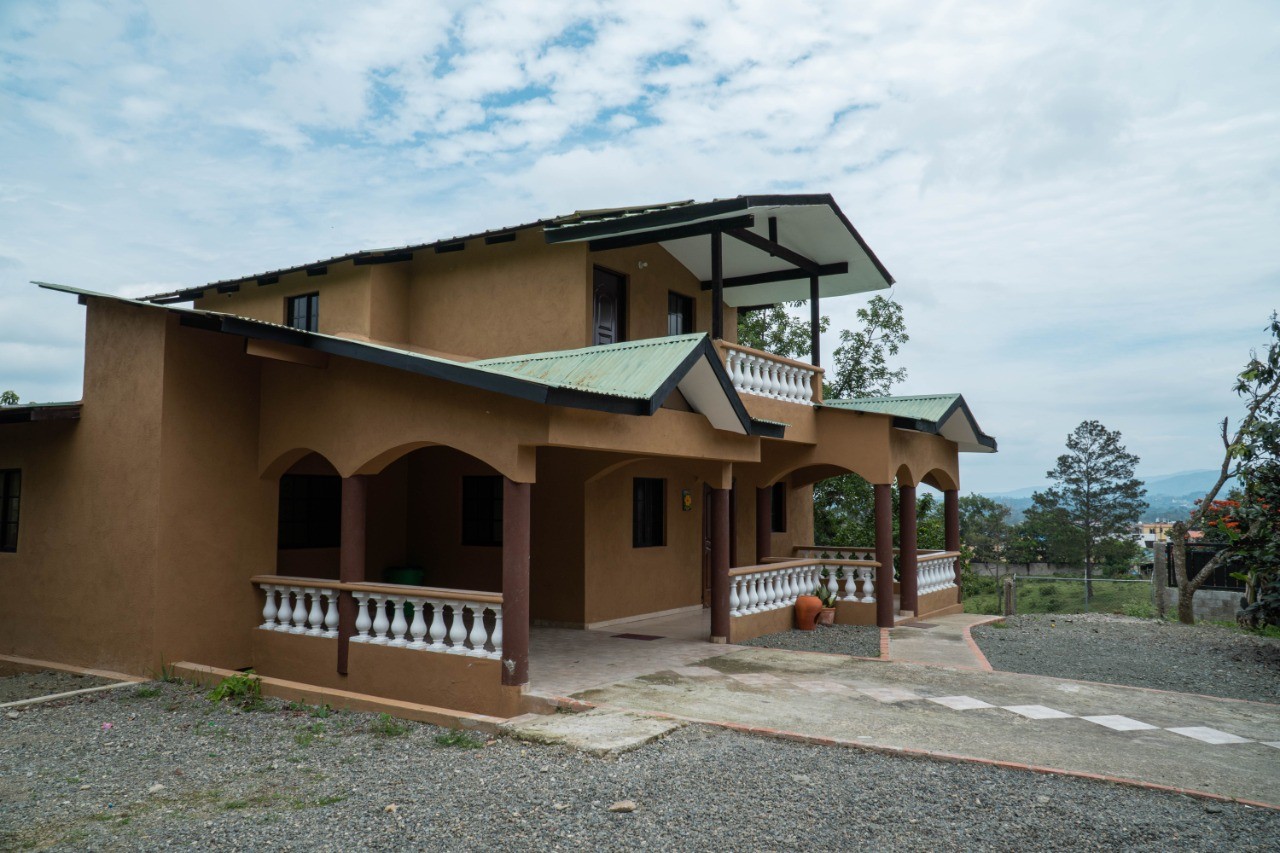 Acogedora casa para vacacionar en Los Pomos. Jarabacoa