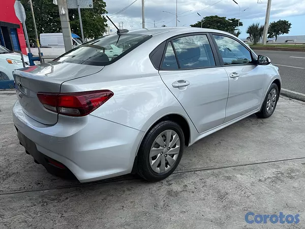 carros - Kia Rio LX 2020 4