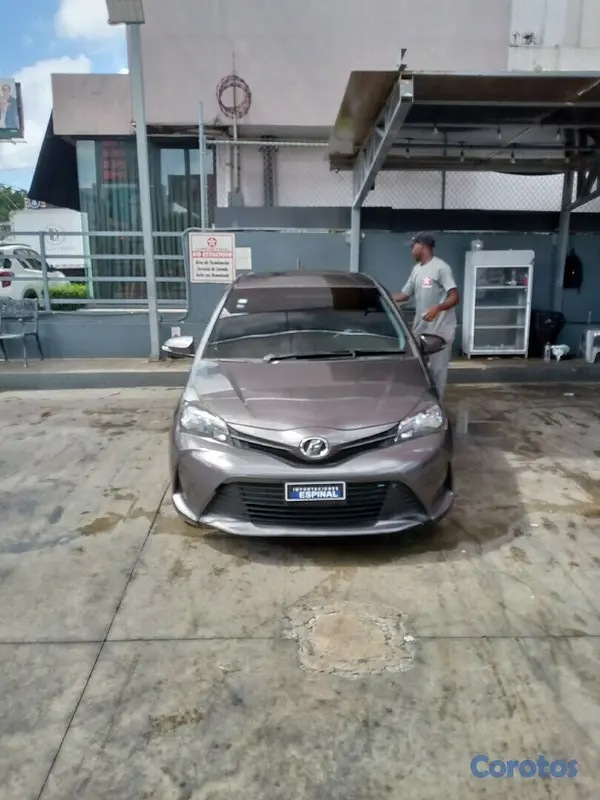 carros - Toyota Vitz 2017  8