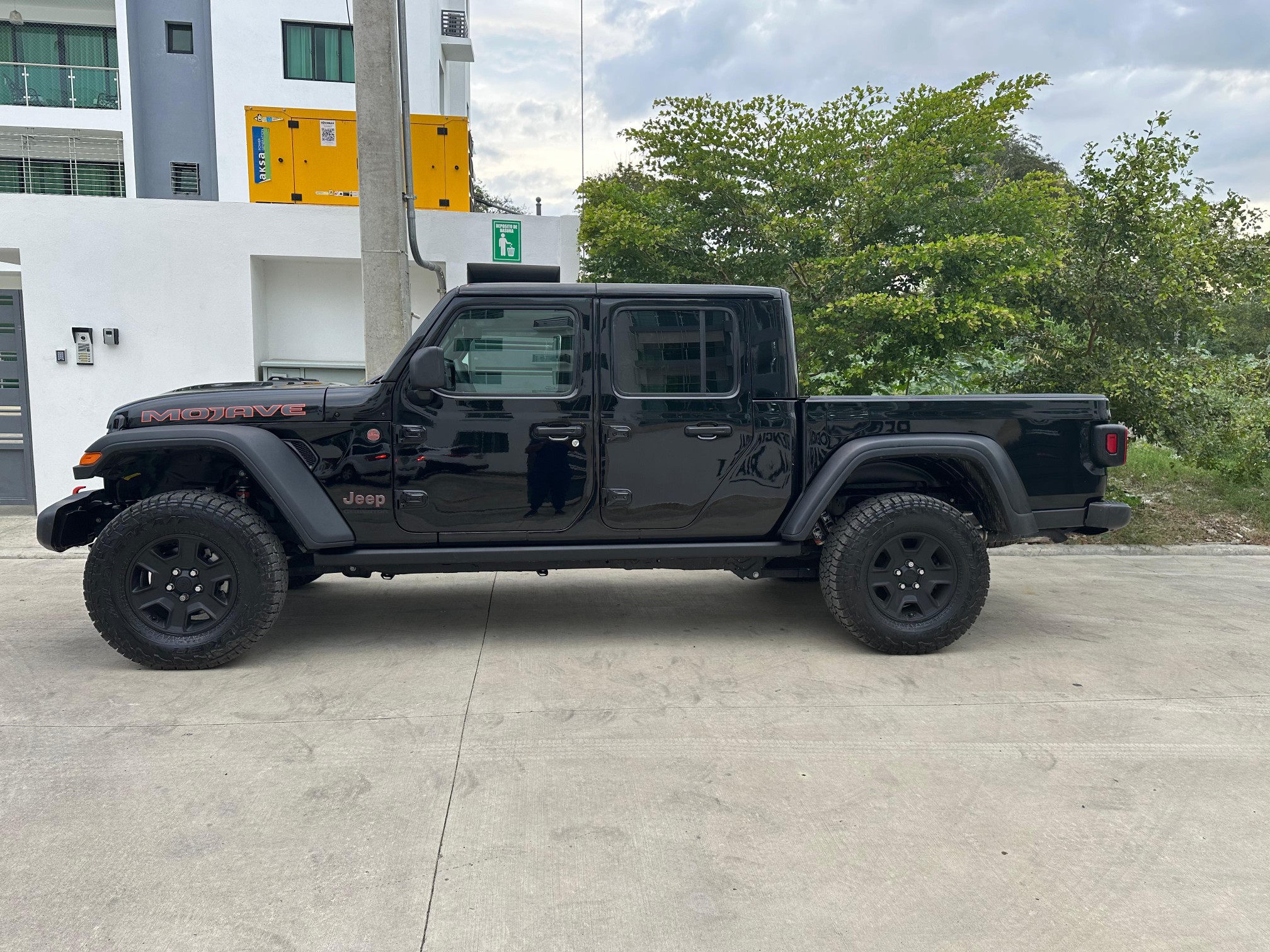 jeepetas y camionetas - Jeep gladiator mojave 2022 3
