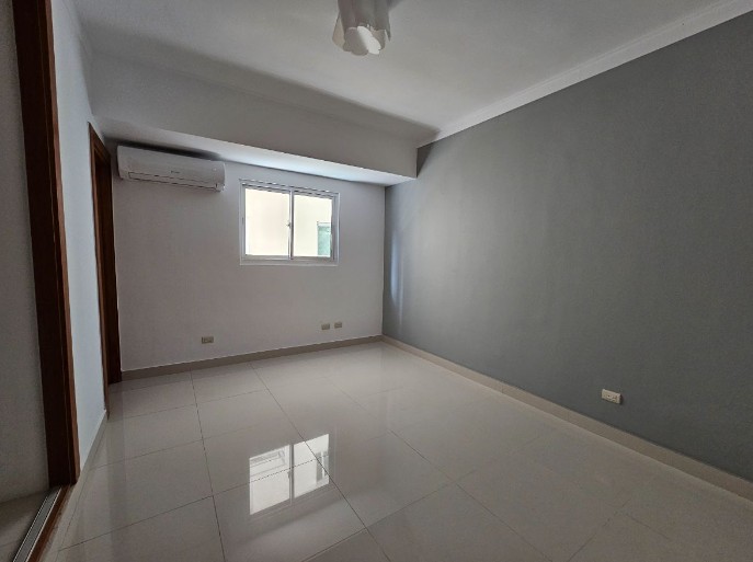 apartamentos - Alquiler de Apartamento en Naco con Linea Blanca 4