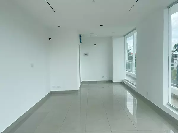 oficinas y locales comerciales - Alquiler local comercial en Evaristo 2
