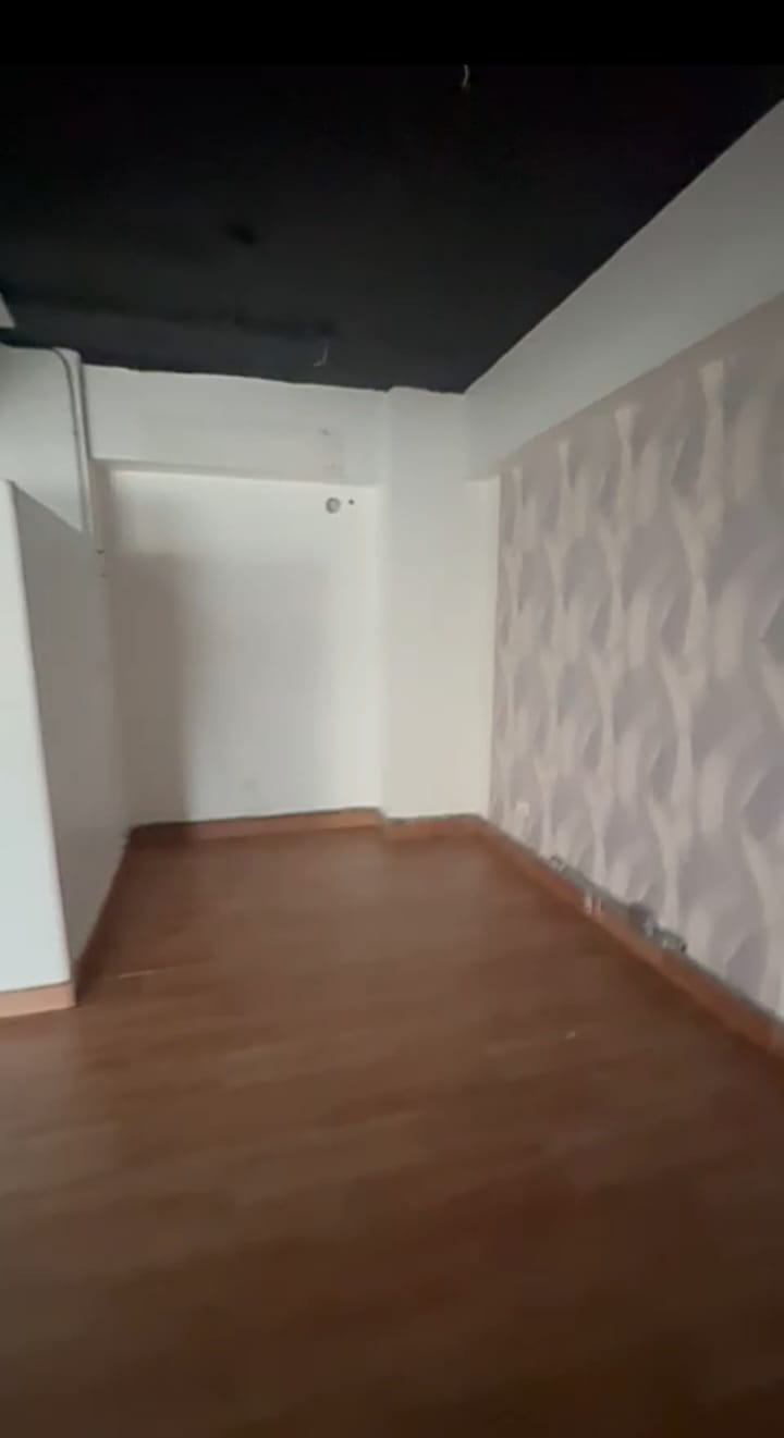 oficinas y locales comerciales - Alquilo local en Los Prados  5