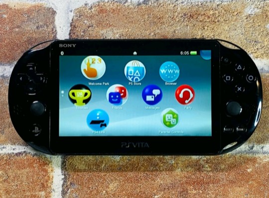 consolas y videojuegos - PS Vita 2000