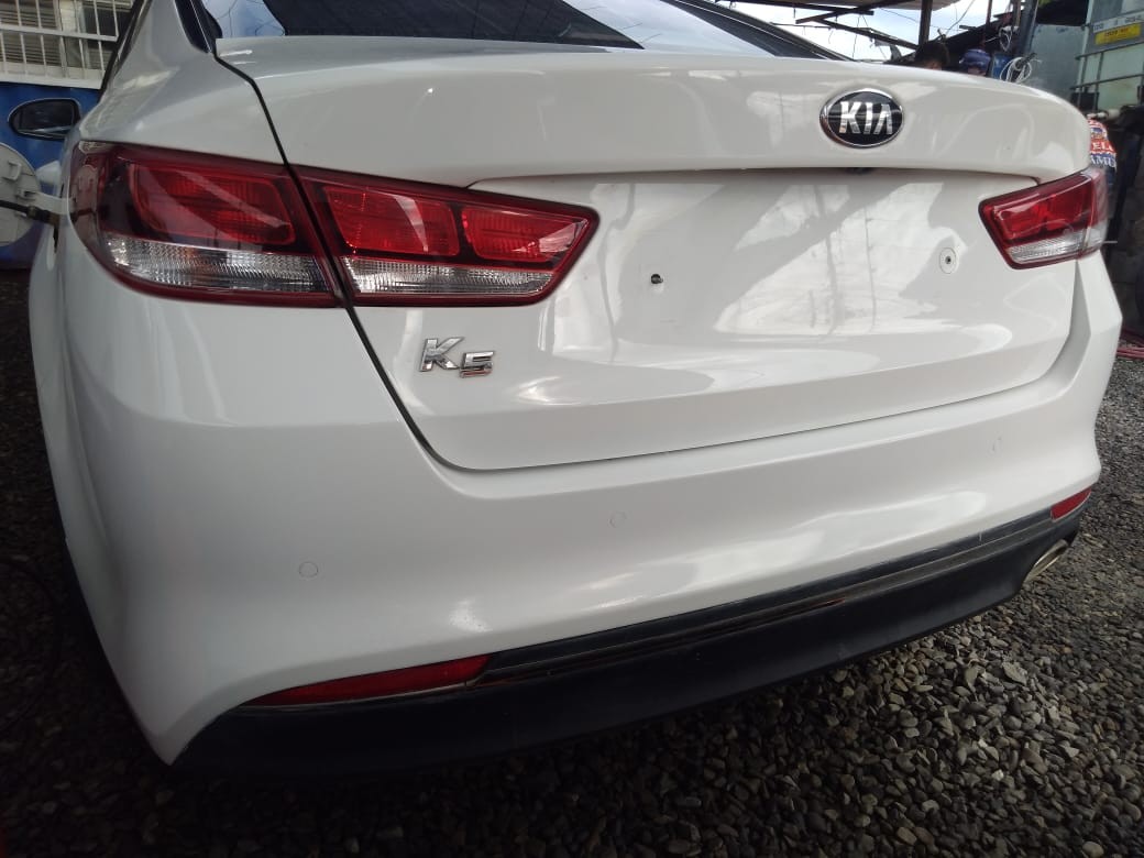carros - KIA K5 2017 BLANCODESDE: RD$ 685,100.00 7