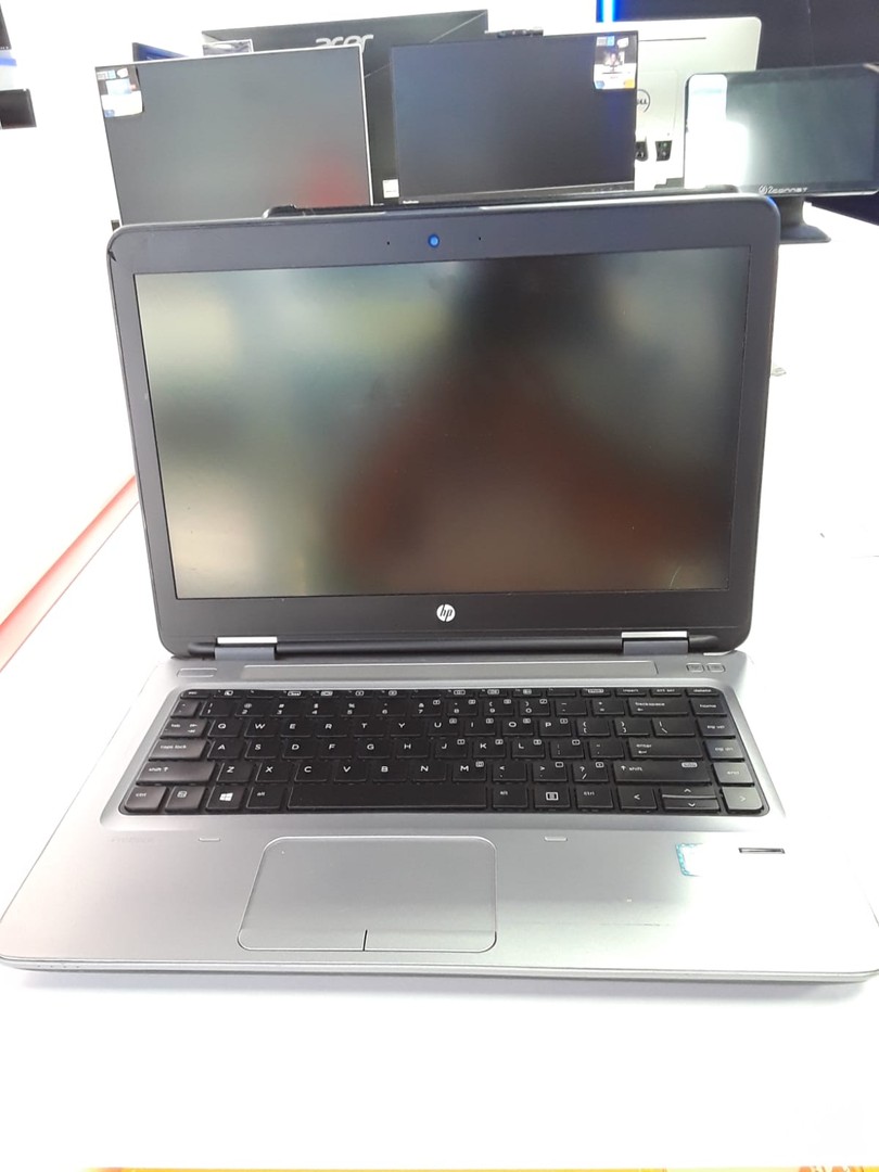 Laptop Hp ProBook 640 G2 - i5-6th generacion. 
