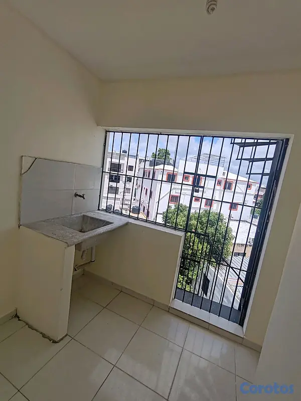 apartamentos - Vendo 4to piso Alma rosa II 14