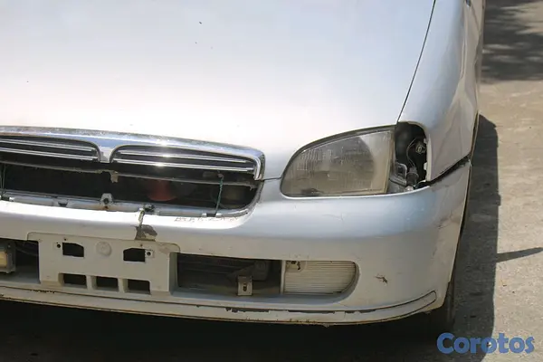 carros - Toyota Starlet año 2000 6