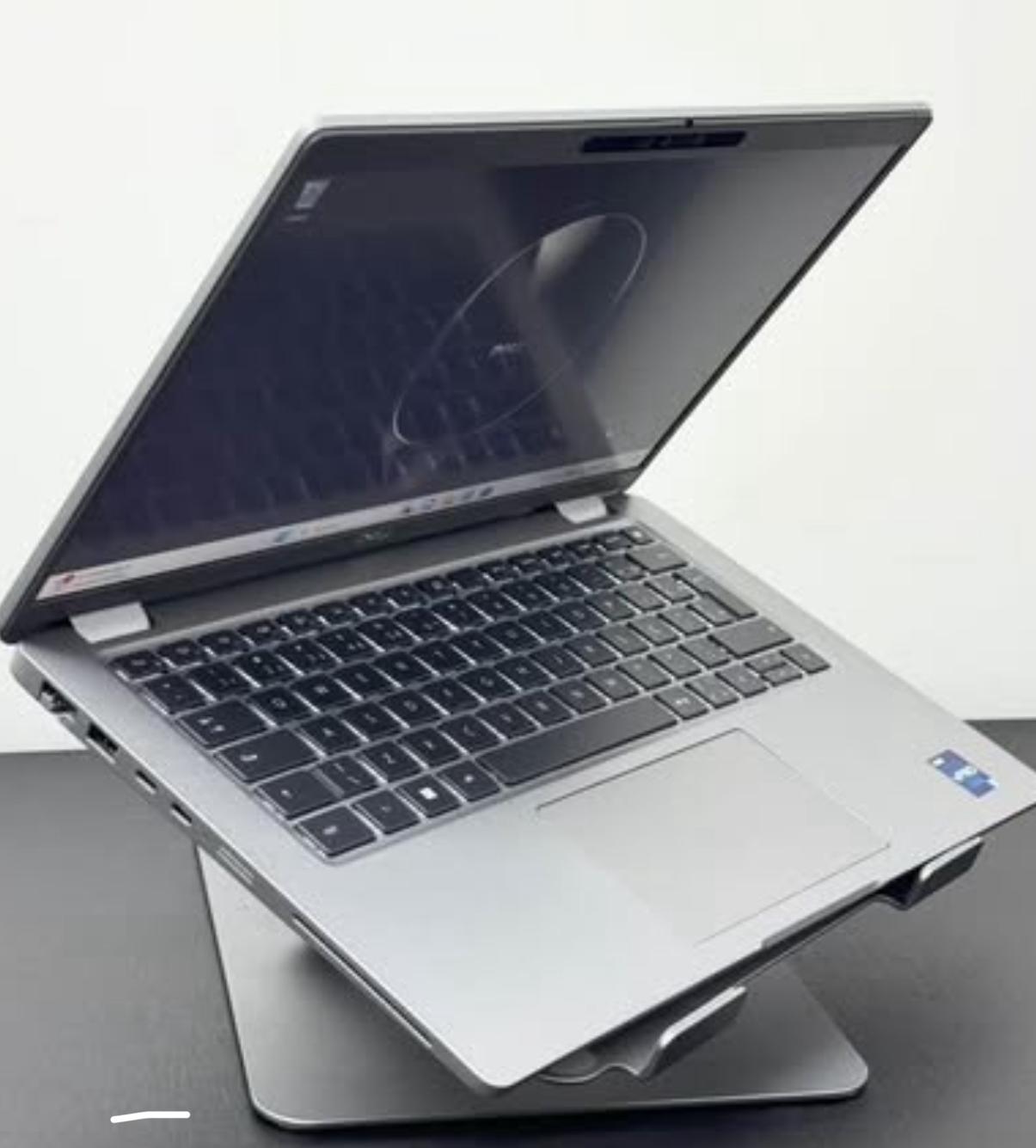 computadoras y laptops - Laptop Dell Latitude 5450 14”, i5 13ª Gen, 16 GB/512 GB, lector de huella, nueva 0