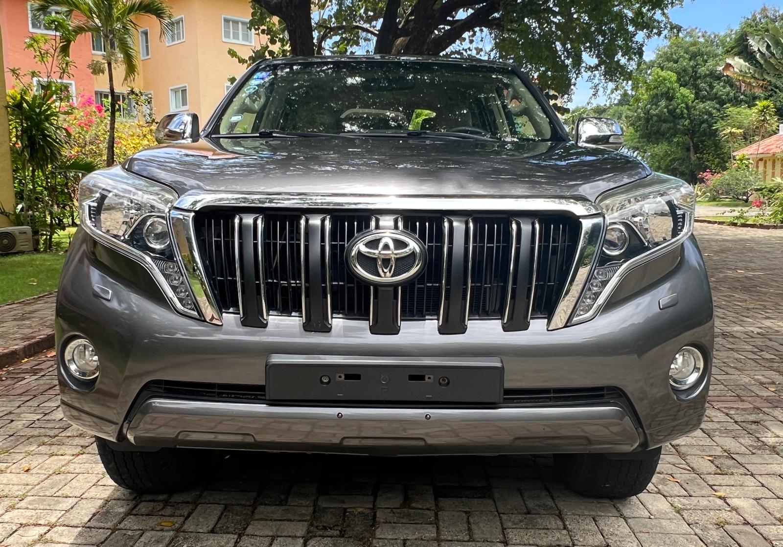 jeepetas y camionetas - Toyota land cruicer prado vx 2015