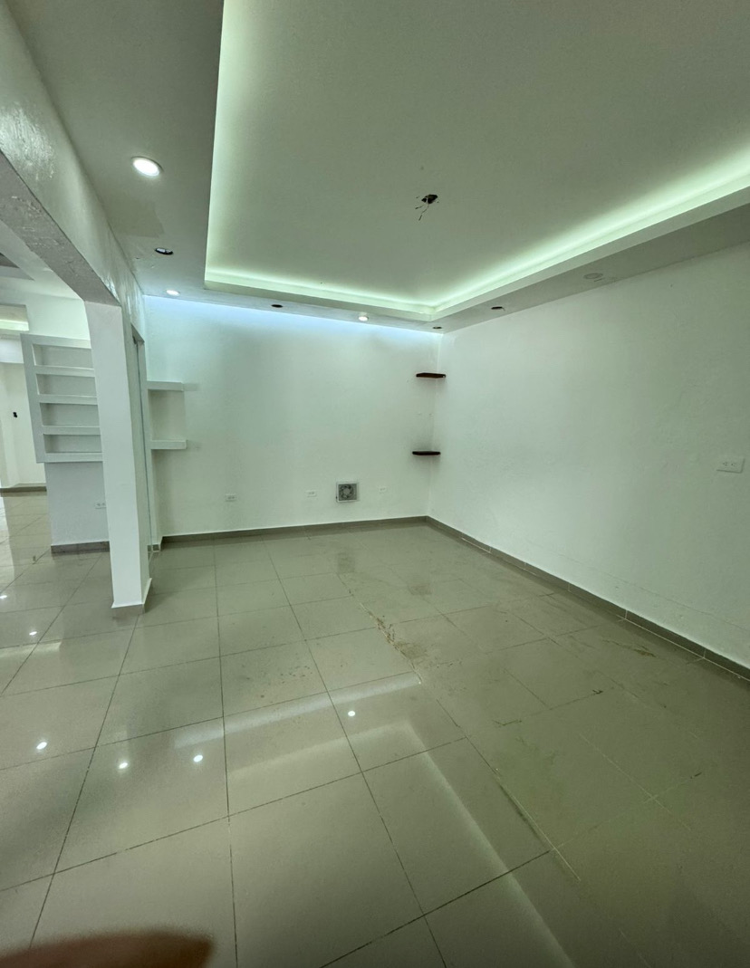 oficinas y locales comerciales - se alquila  3