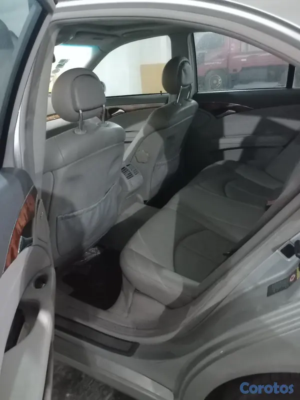 carros - 🚗 **Mercedes-Benz 2003 5