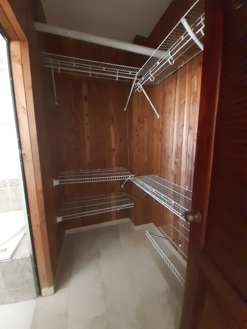 apartamentos - Vendo apto en serralles , frente al parque,  piso alto de 160 mts, con 3 hab