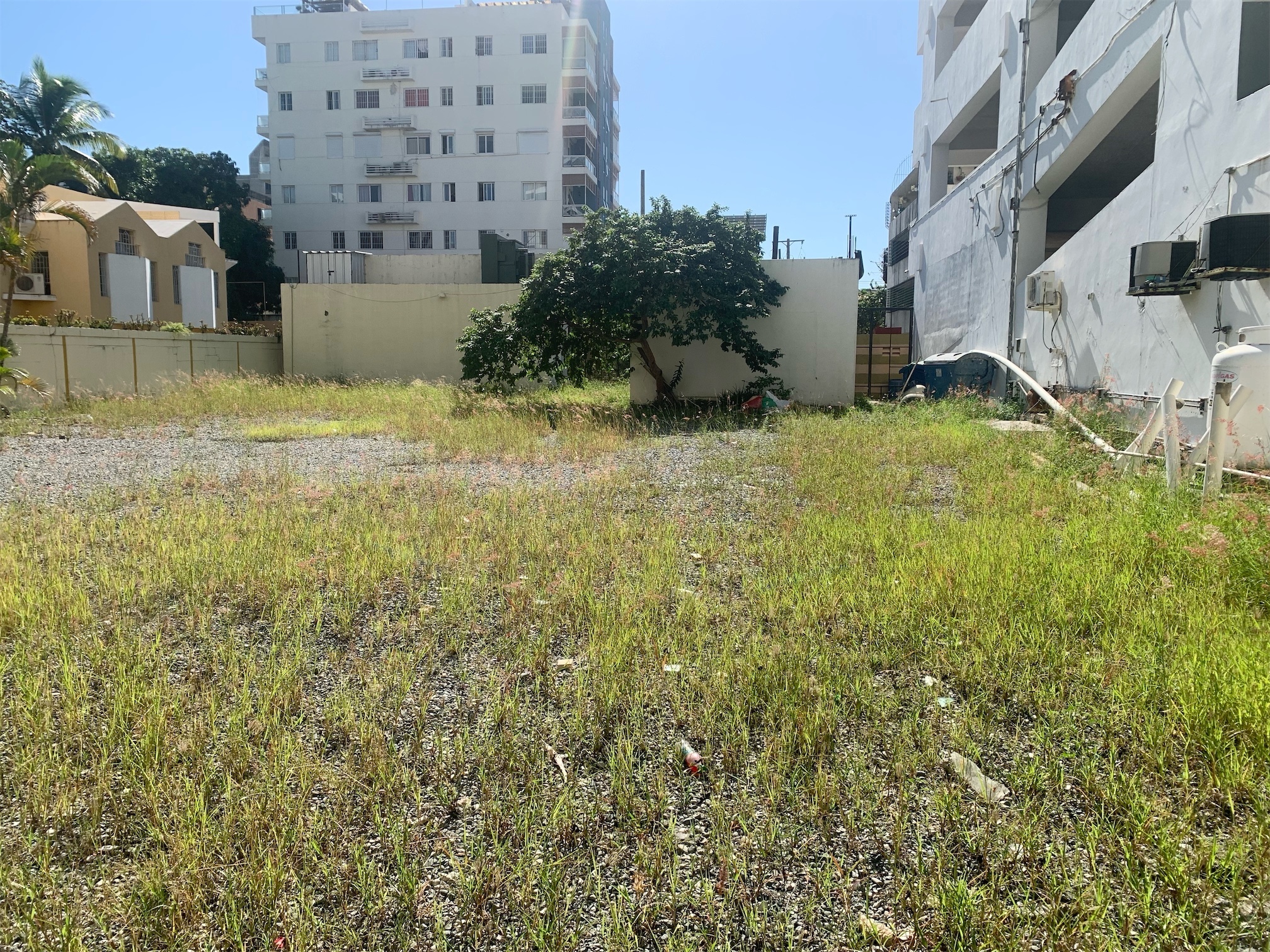 oficinas y locales comerciales - Solar con fines comerciales en zona céntrica 1
