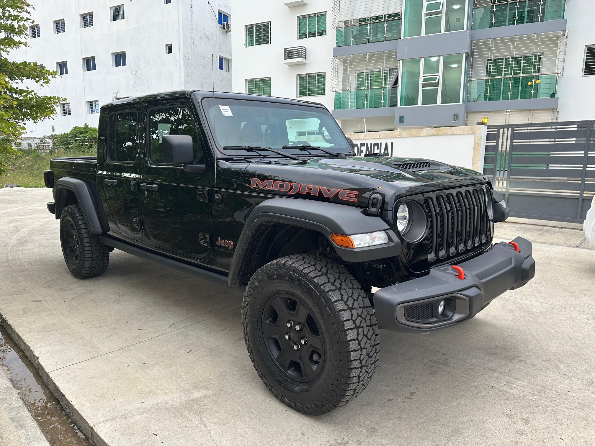 jeepetas y camionetas - Jeep gladiator mojave 2022 0