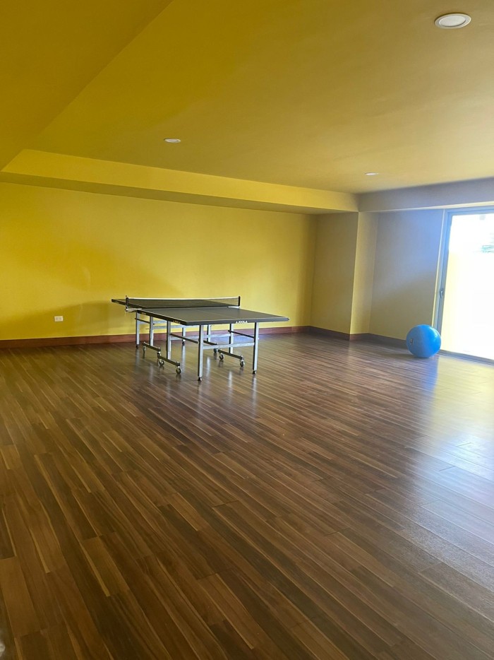 apartamentos - EVARISTO MORALES - APARTAMENTO AMUEBLADO EN TORRE MODERNA U$90,000  9