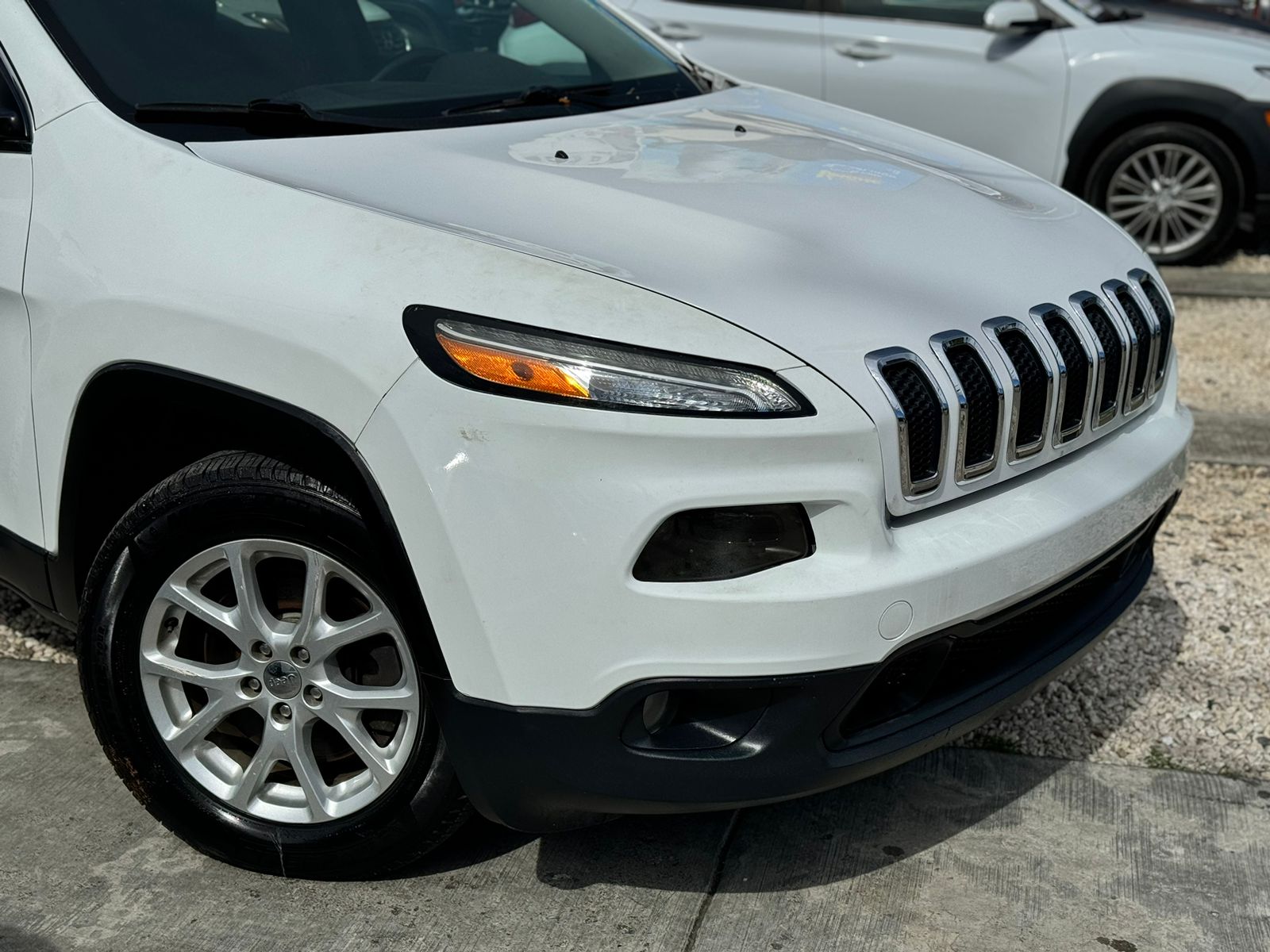 jeepetas y camionetas - Jeep Cherokee Latitude 9