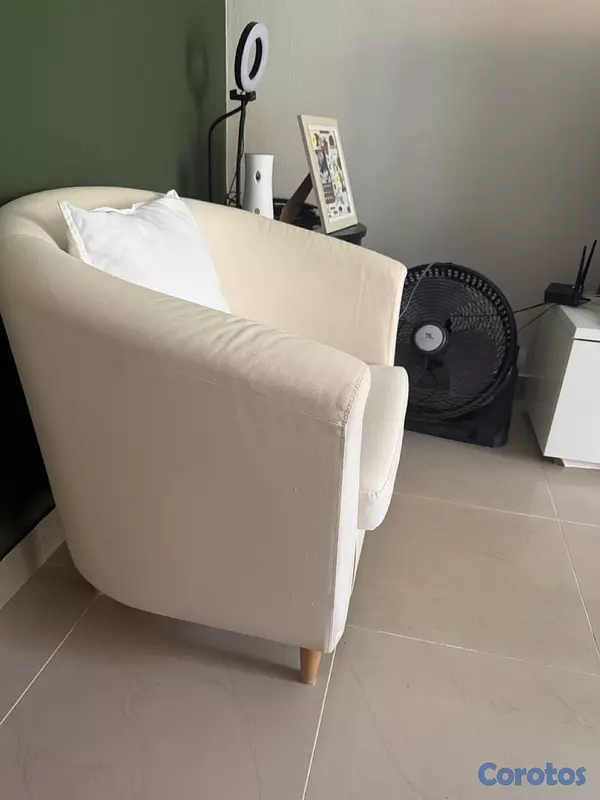 muebles y colchones - VENDO BUTACA PARA SALA DECORATIVA COLOR BLANCO BEIGE  2