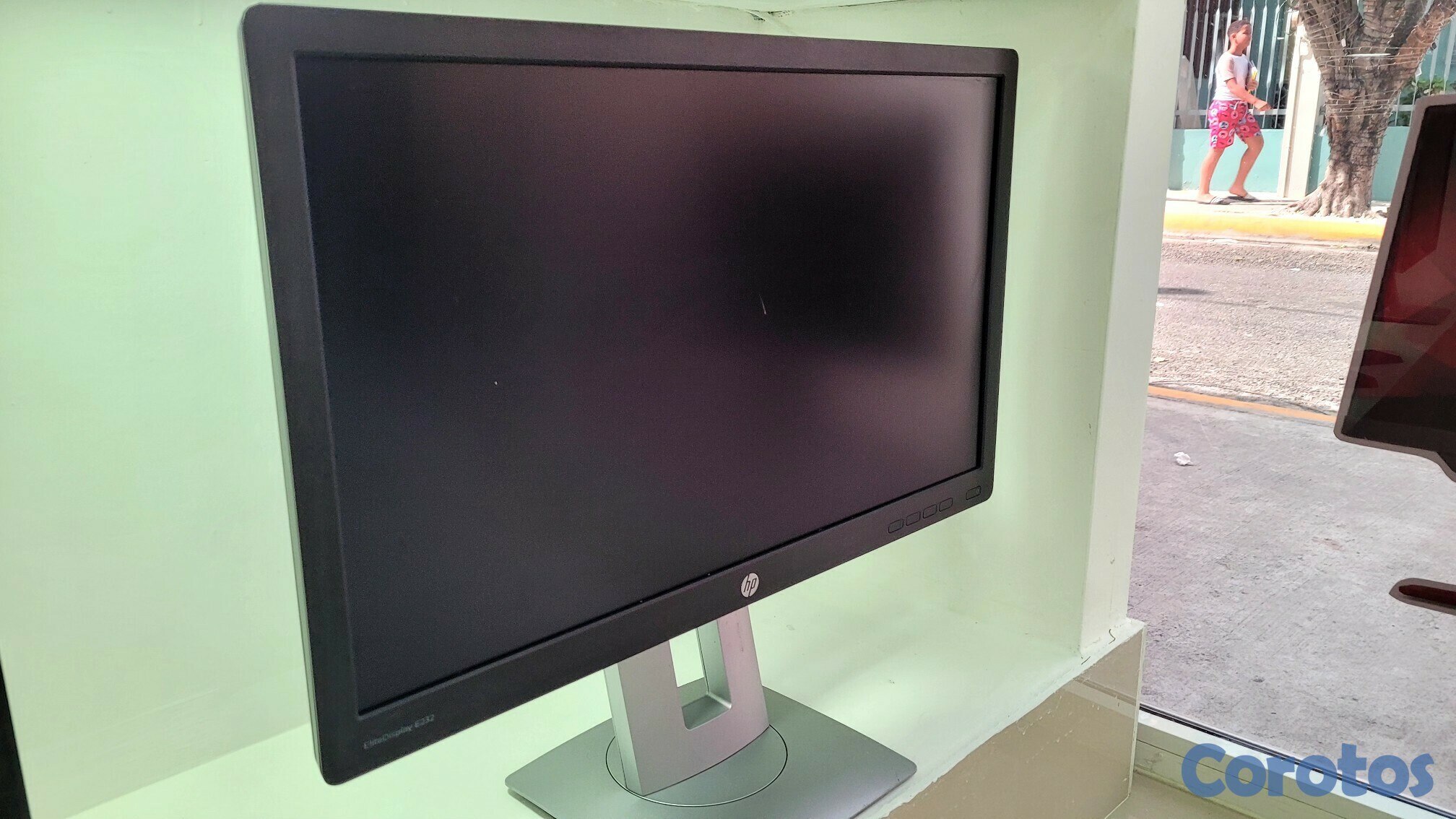 computadoras y laptops - Monitores hp 24 Pulg LED full 1080p Con hdmi y usb 3