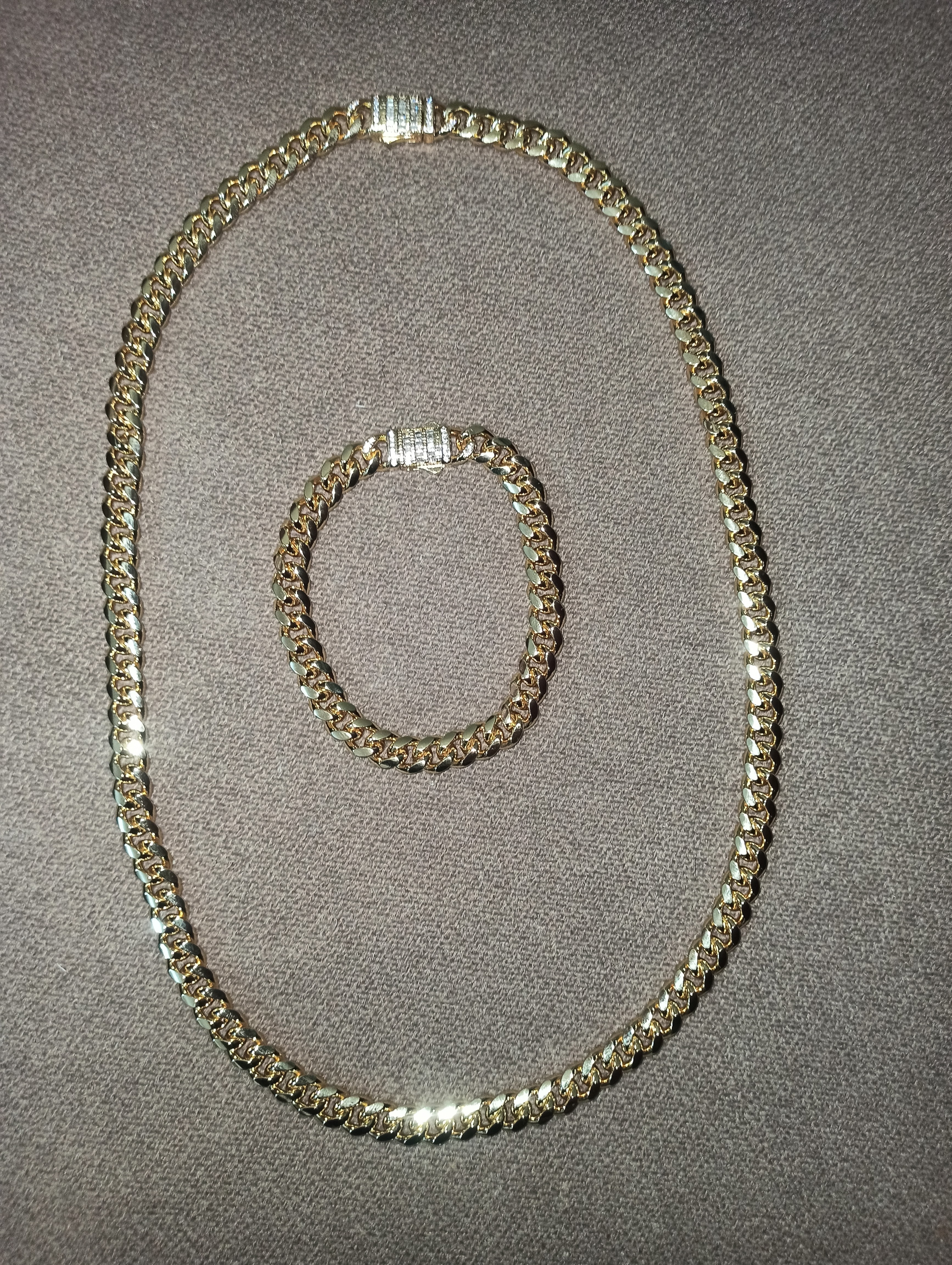 joyas, relojes y accesorios - 1,300
cadena Monaco Choker en acero inoxidable Nueva