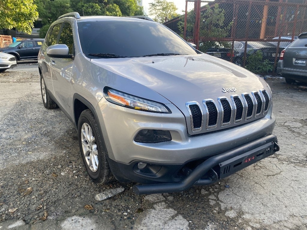 jeepetas y camionetas - 2018 Jeep Cherokee Latitude 4x4 0