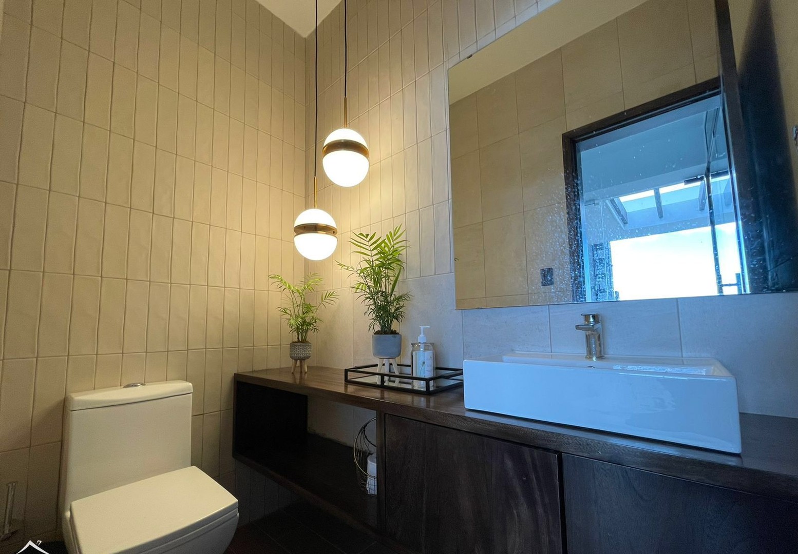 apartamentos - Apartamento en octavo piso en torre, Esmeralda/Santiago  2
