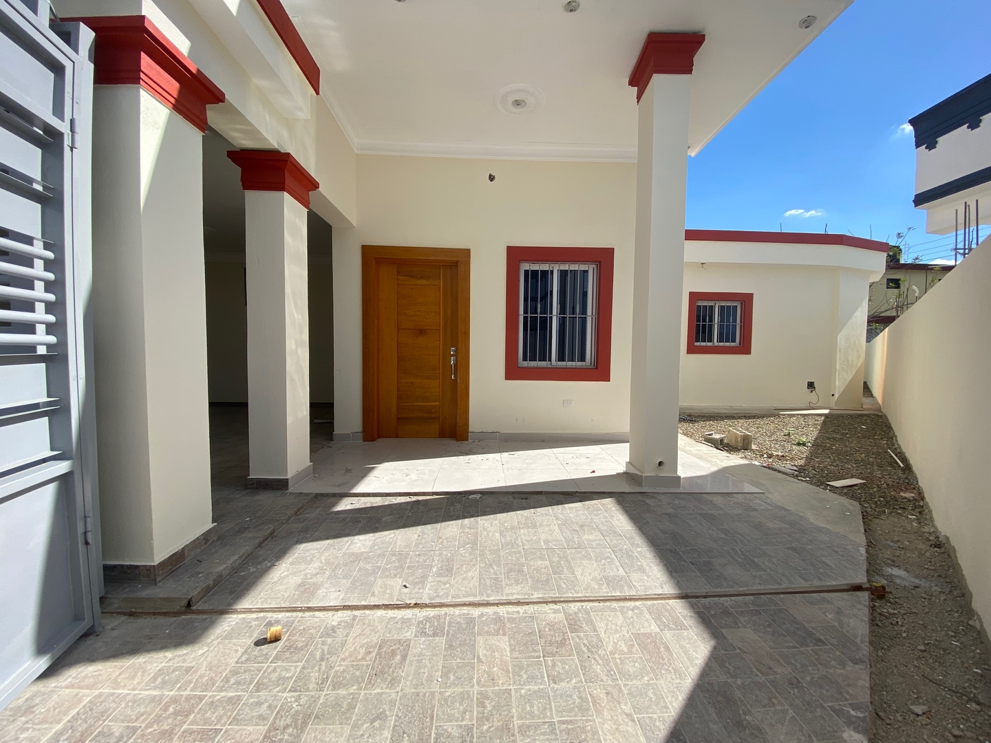 casas - LEGANTE Y HERMOSA CASA NUEVA  EN VENTA  PROXIMO A AVENIDA HATUEY, SANTIAGO DE LO 3