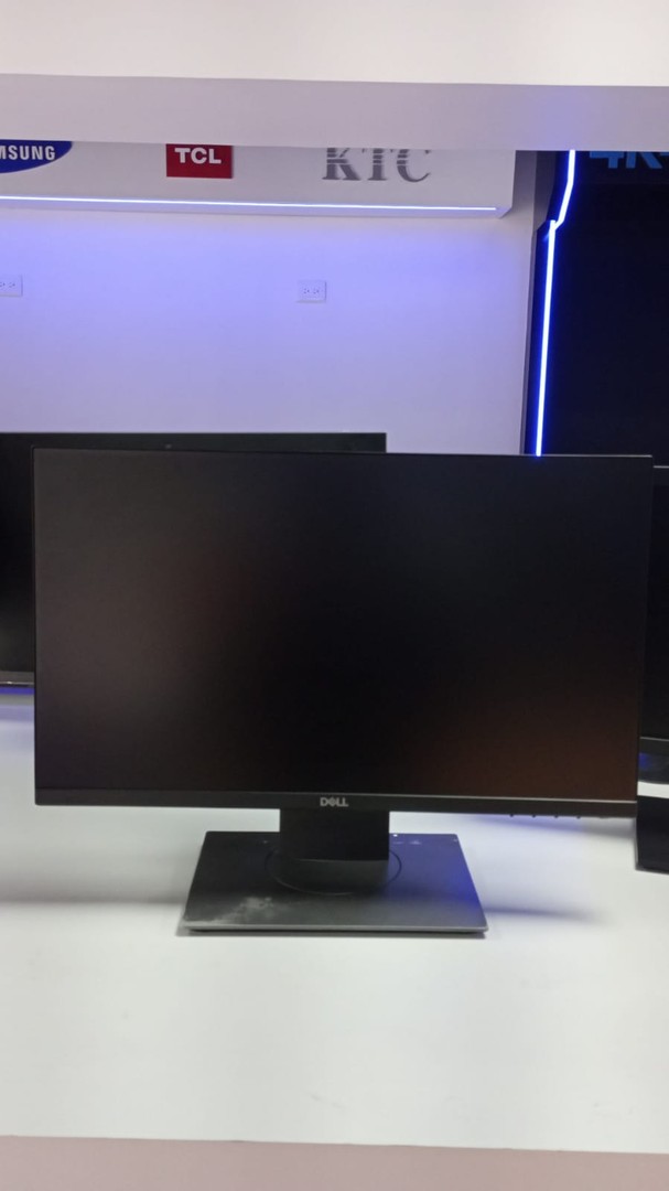 computadoras y laptops - Monitor DEll P2219H LED de 21.5 pulgadas
