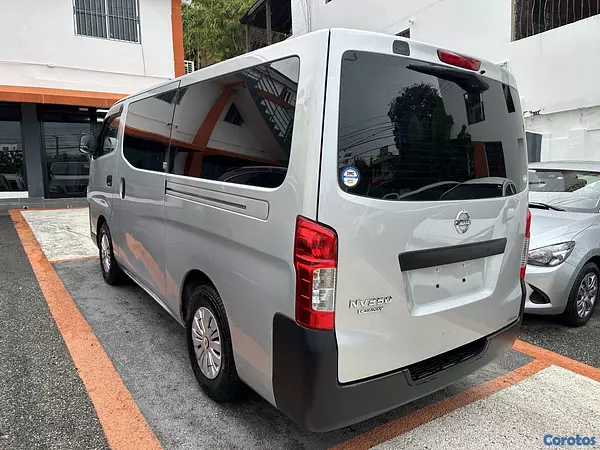 jeepetas y camionetas - Nissan NV350 2019 5
