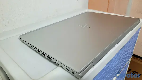 computadoras y laptops - Laptop hp Touch 17 Pulg Core i5 8va Ram 16gb ddr4 Disco 256gb en aluminio 3