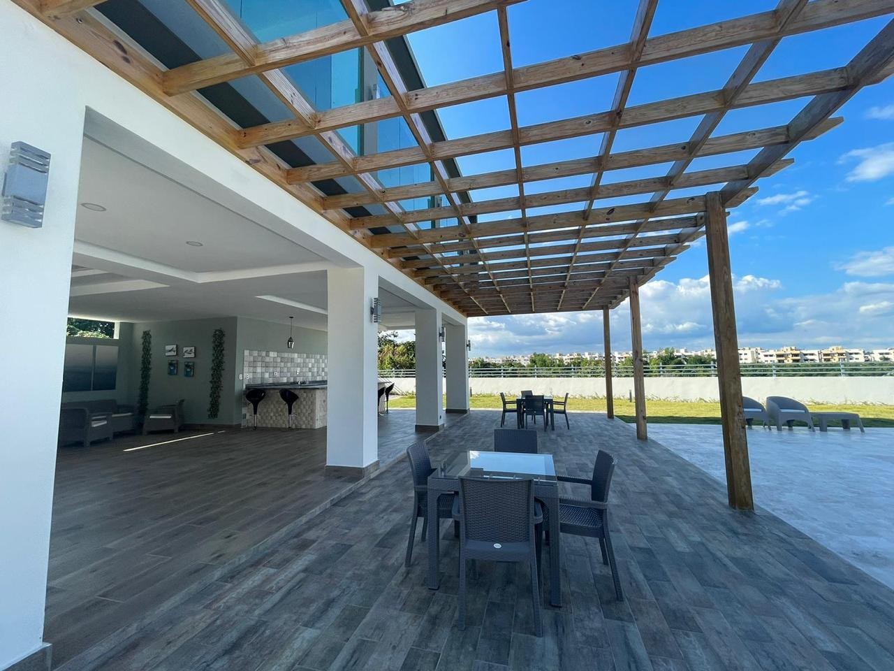 apartamentos - Vendo 1er Nivel con Vista hacia las Montañas en Santo Domingo 9