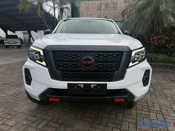 jeepetas y camionetas - Nissan frontier pro x 2024 6