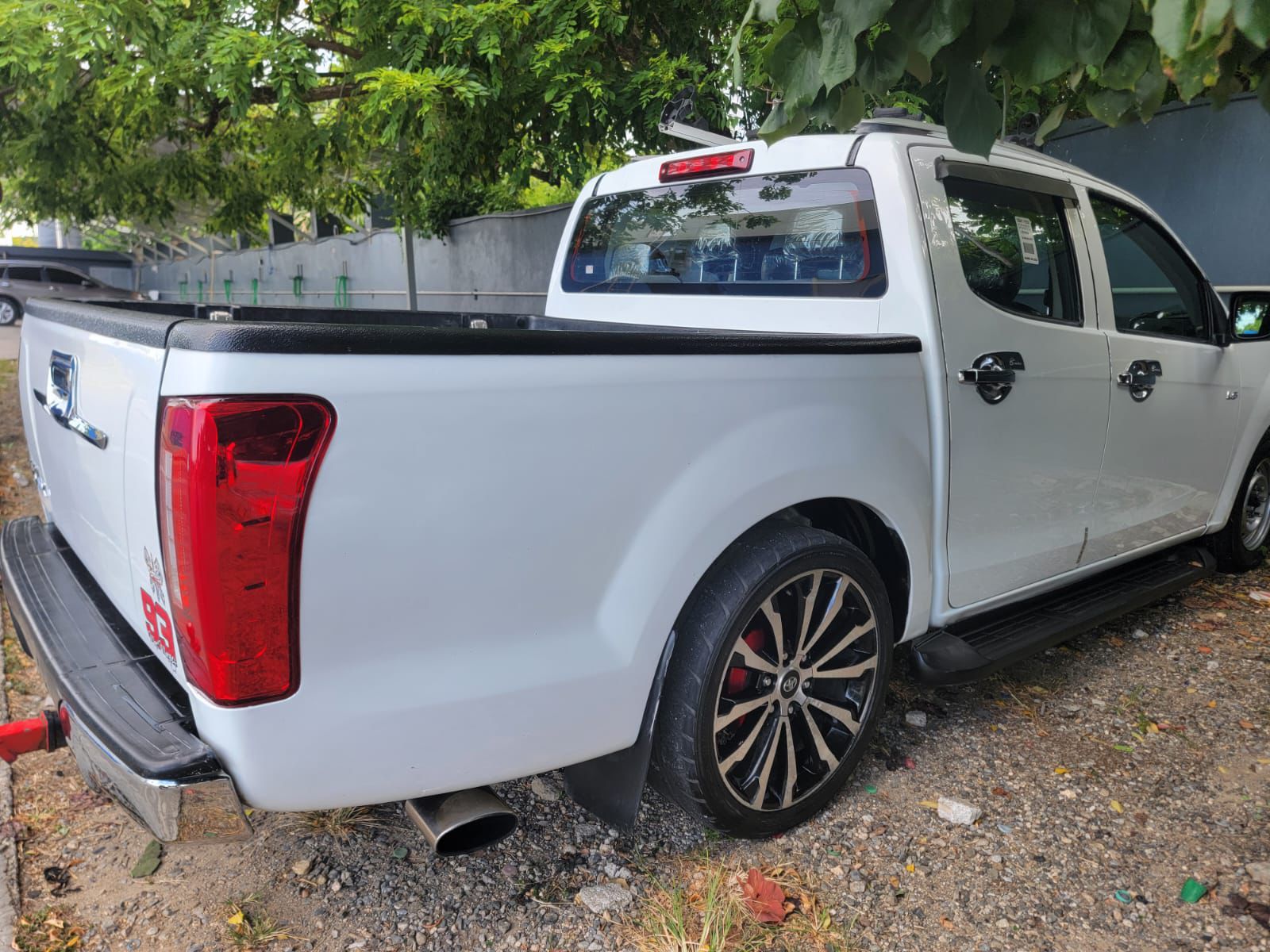 jeepetas y camionetas - CAMIONETA ISUZU DMAX 2015 1