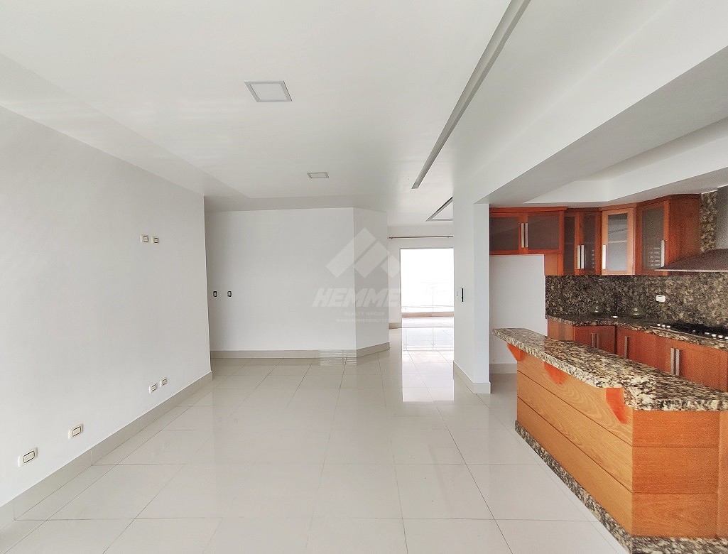 apartamentos - MODERNA TORRE CON ASCENSOR Y GIMNASIO RINCON LARGO SANTIAGO 