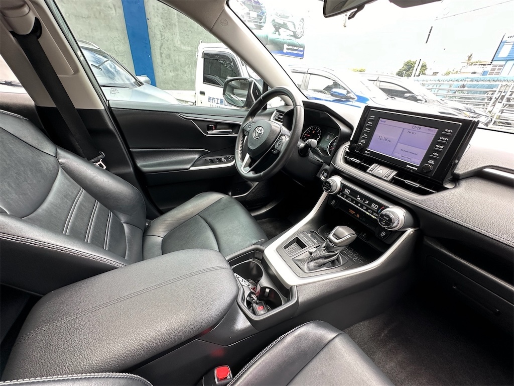 jeepetas y camionetas - Toyota RAV4 XLE Premium 2021
 6