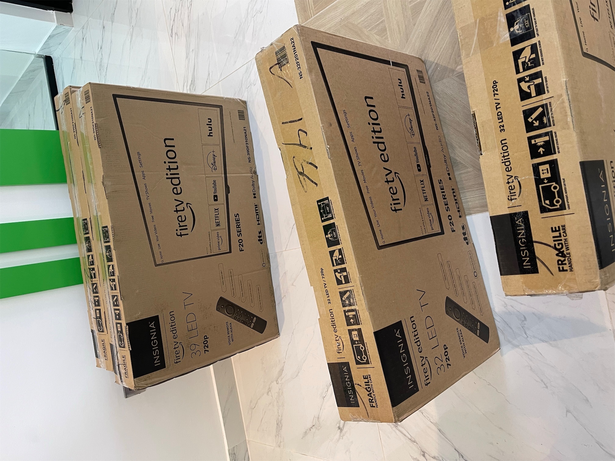tv - Tv INSIGNIA 32”. Nueva. Smart HD. Incluye base - AL POR MAYOR Y AL DETALLE  0