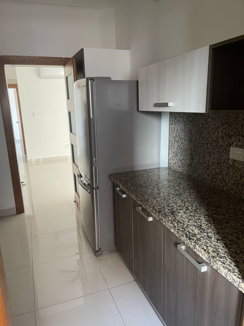 apartamentos - Alquiler Apartamento de 3 Habitaciones Sin Amueblar, Bella Vista, Santo Domingo 2