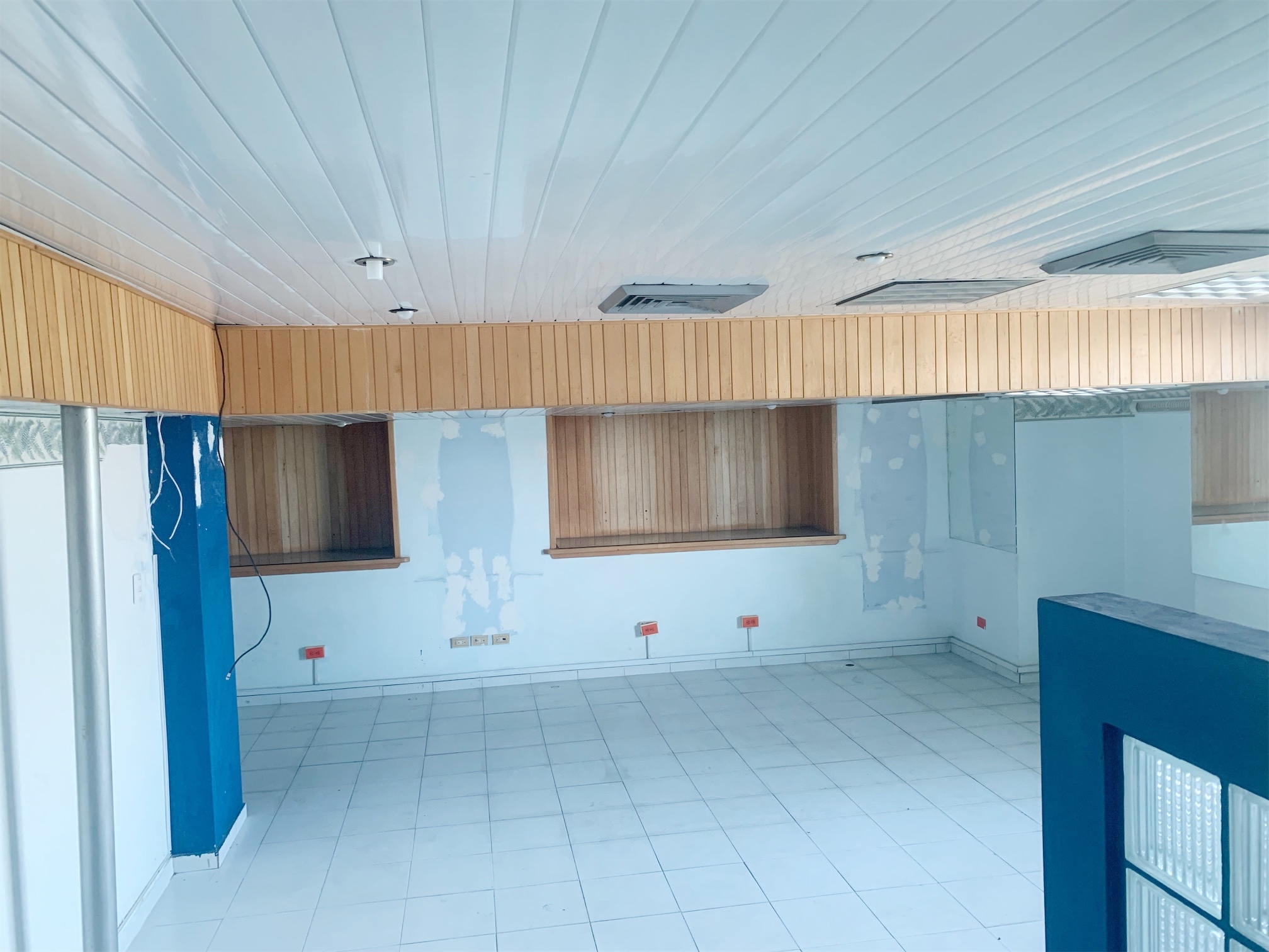 oficinas y locales comerciales - Local en Piantini espacio abierto 3