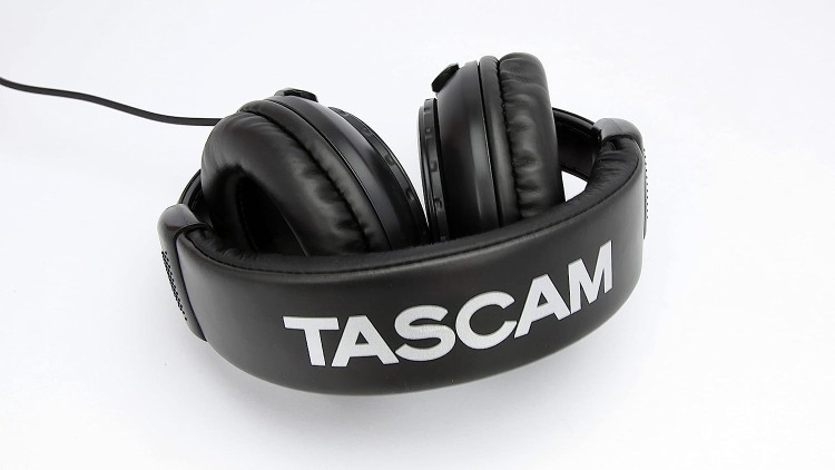 camaras y audio - Tascam Auriculares TH02 para estudio, dispositivo de audio con diseño plegable