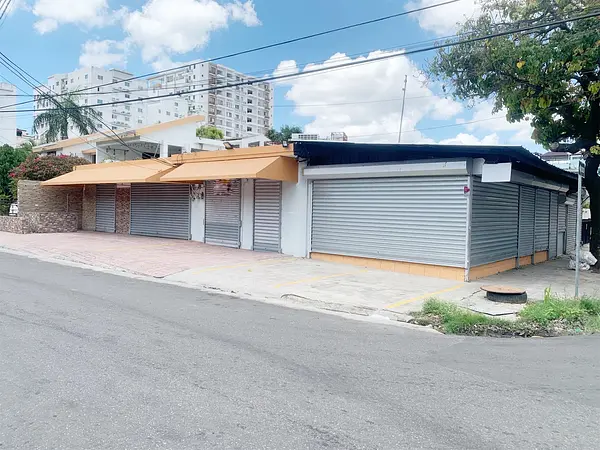 oficinas y locales comerciales - Local esquinero comercial  2
