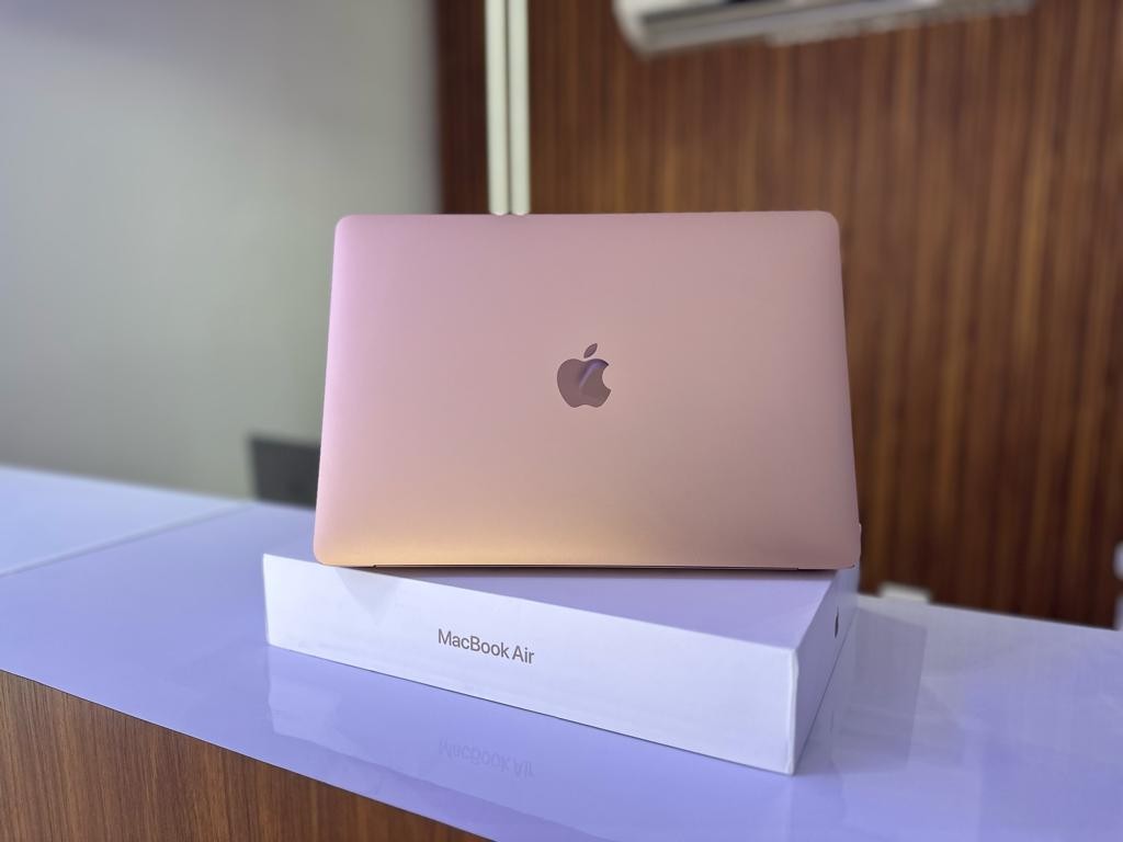 computadoras y laptops - MACBOOK AIR 13 M1 512GB 8GB OPEN BOX - TIENDA FISICA