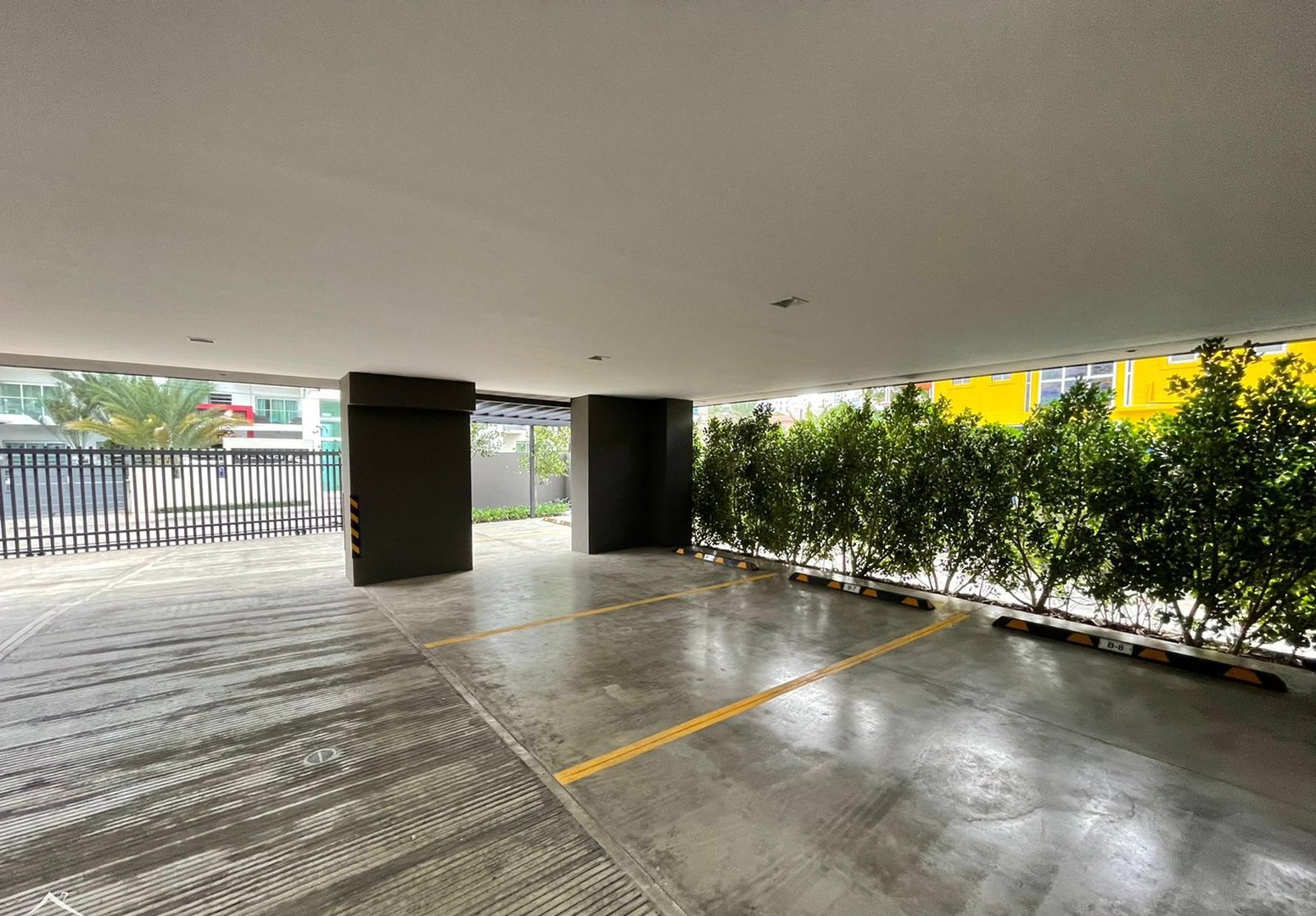 apartamentos - Apartamento en octavo piso en torre, Esmeralda/Santiago  3