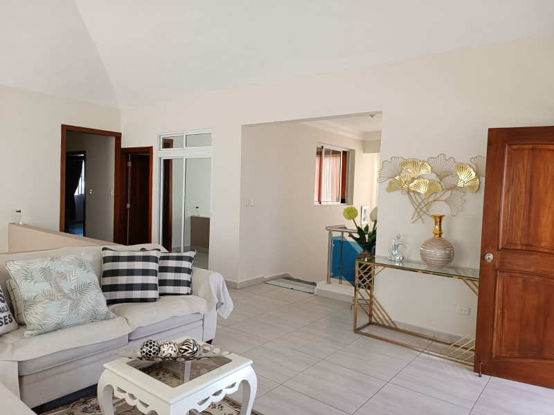 casas - Casa en Venta en el residencial colinas del Oeste,Santo Domingo Oeste