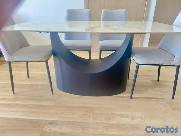 muebles y colchones - Mesa de comedor de mármol con 6 sillas – Excelente condición 3