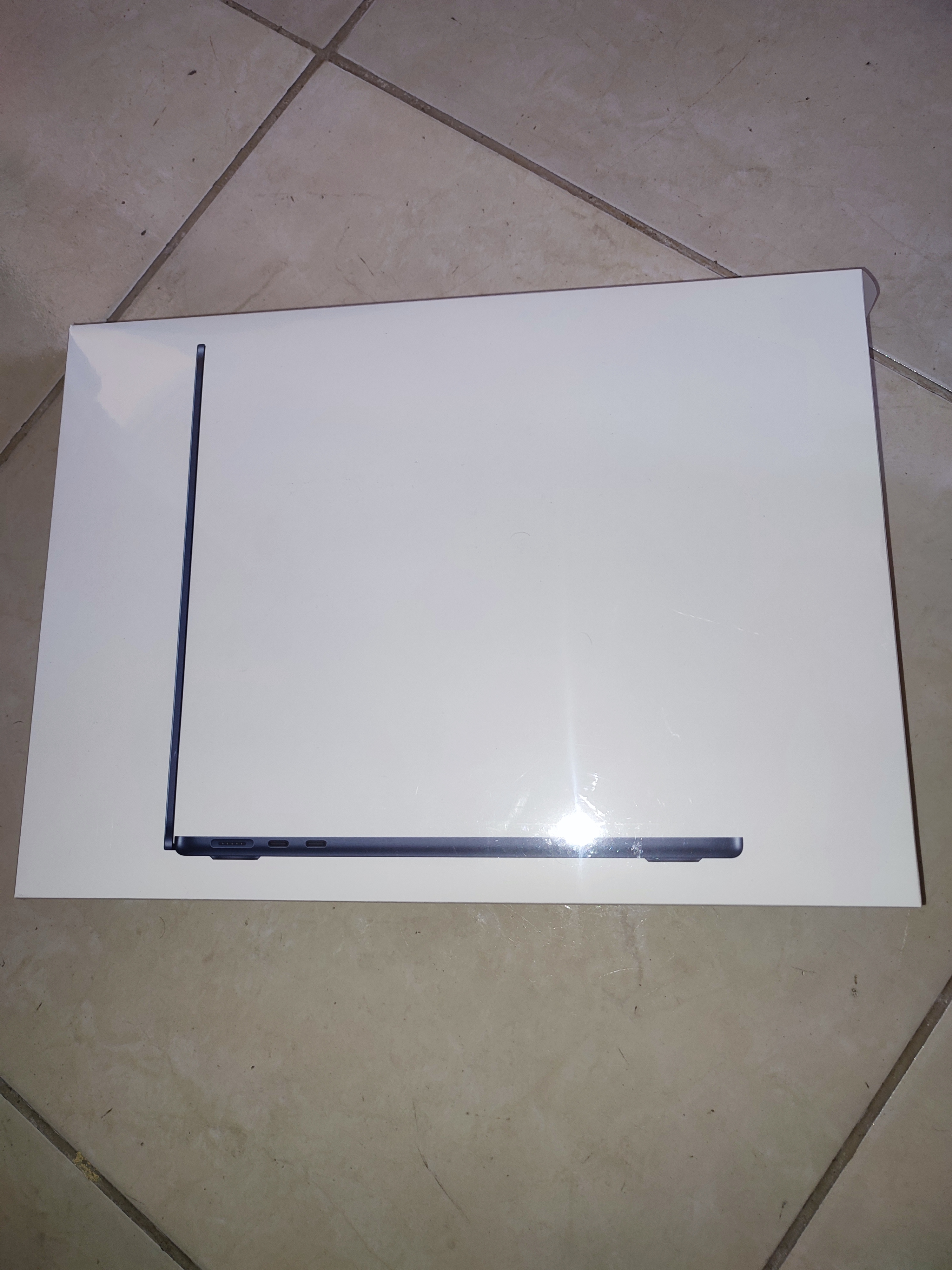 computadoras y laptops - MacBook Air 13.6 Pulgadas M2 Chip , Sellada Nueva  3